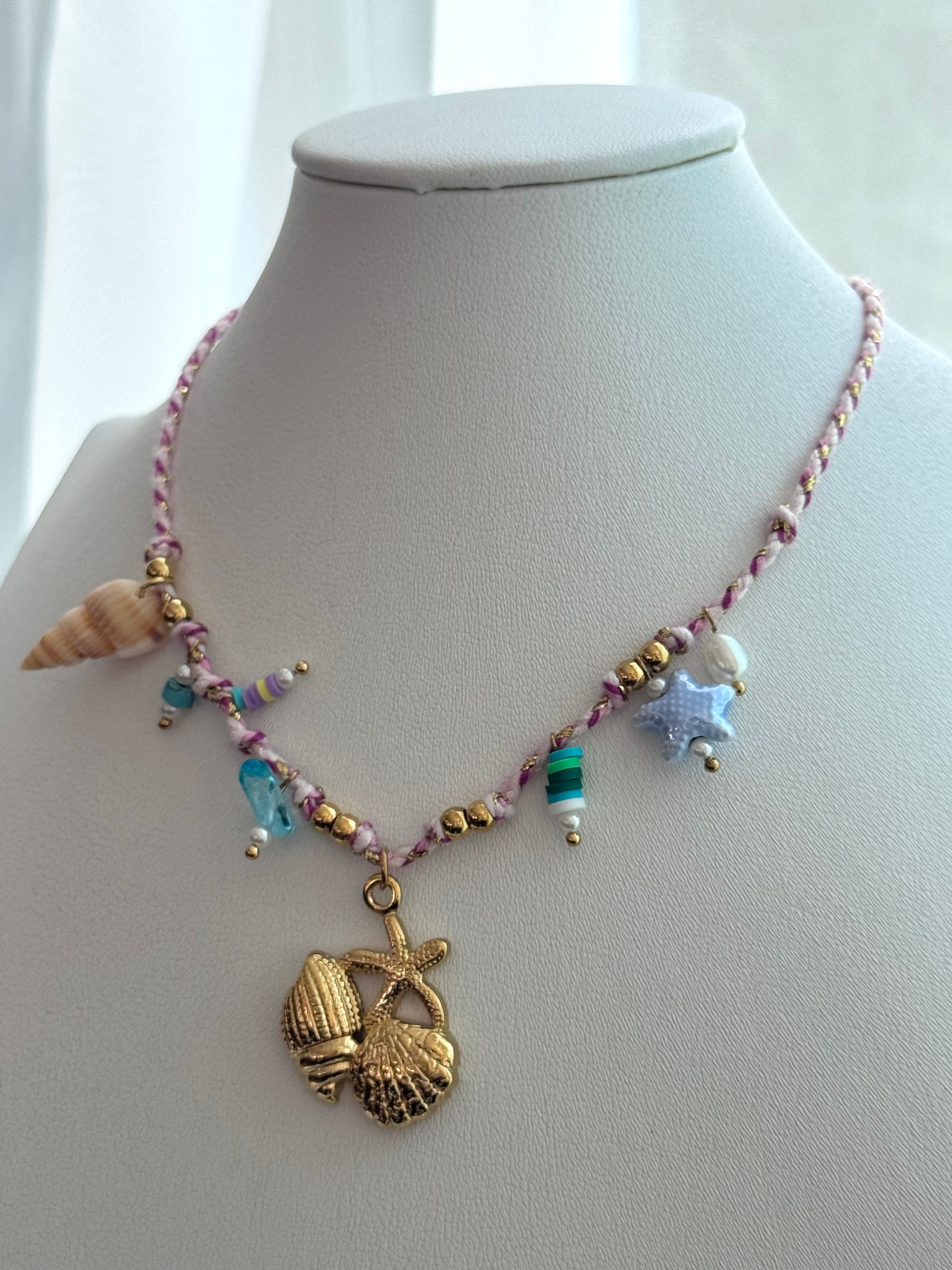 COLLAR HILO CON DIJES ROSA