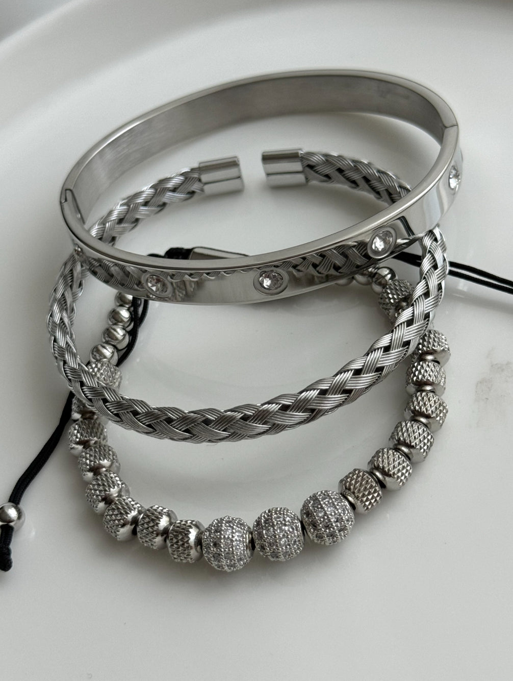 MTRIO DE PULSERAS BOLITAS PLATEADA