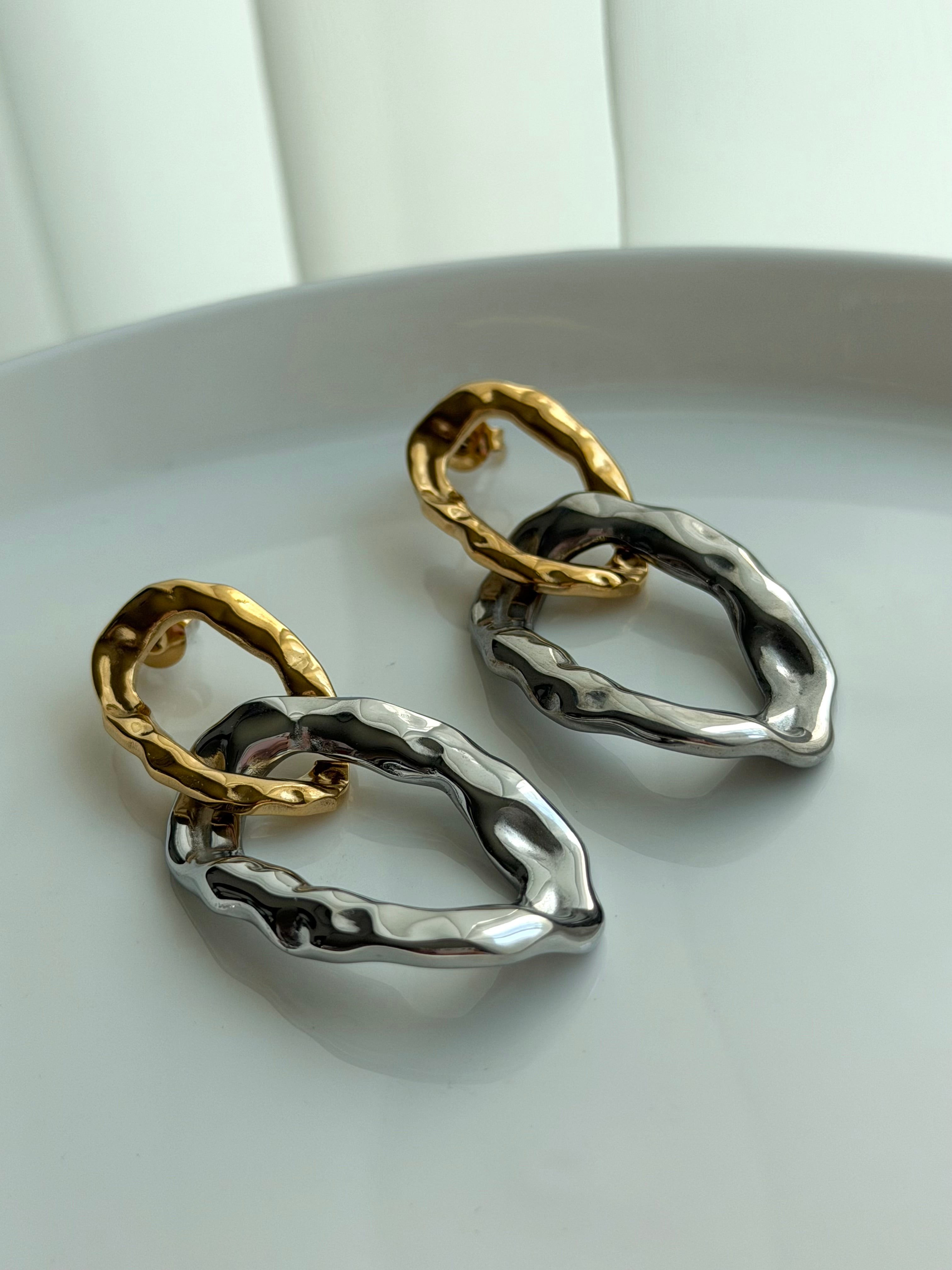 ARETES ARGOLLAS