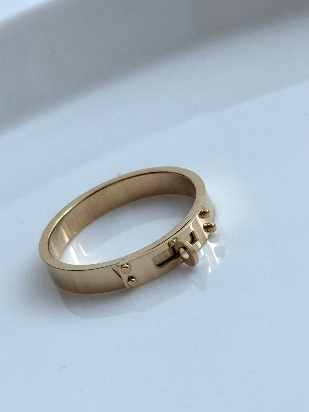 ANILLO H