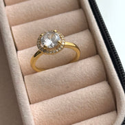 ANILLO CON ZIRCONIA