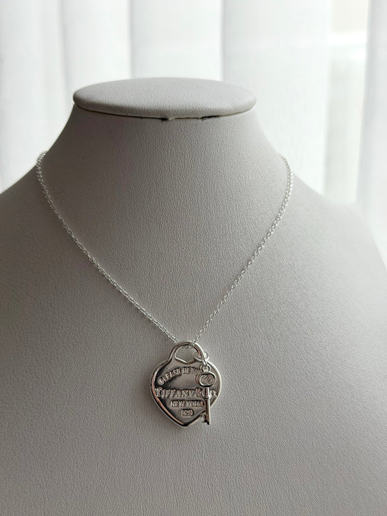 COLLAR CORAZON LLAVE