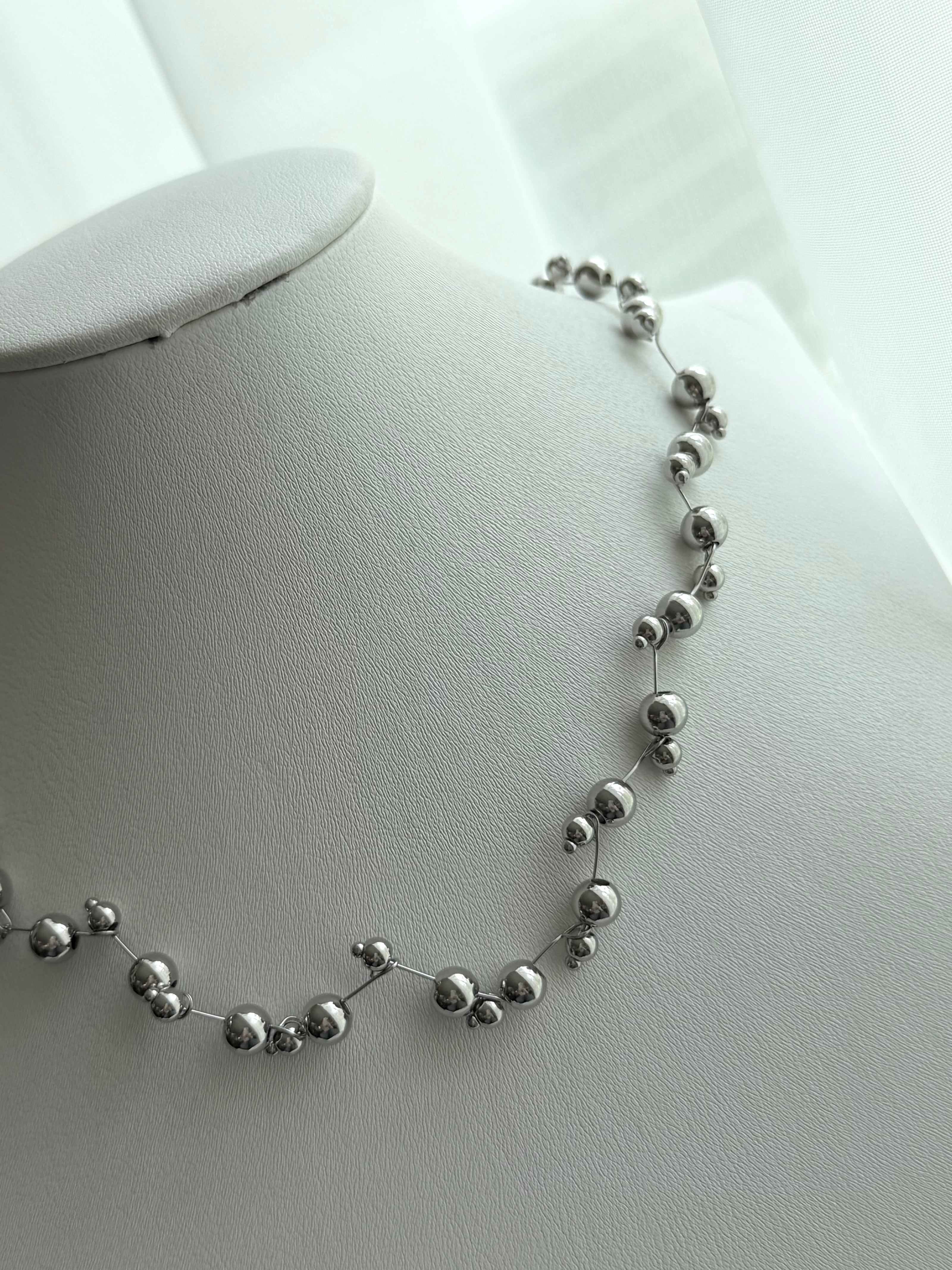 COLLAR BOLITAS
