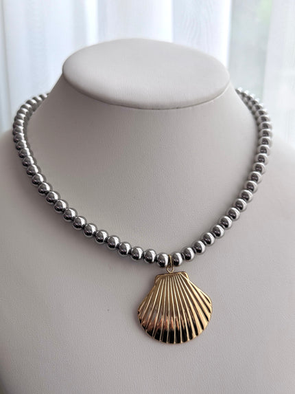 COLLAR BOLITAS DIJE CONCHA