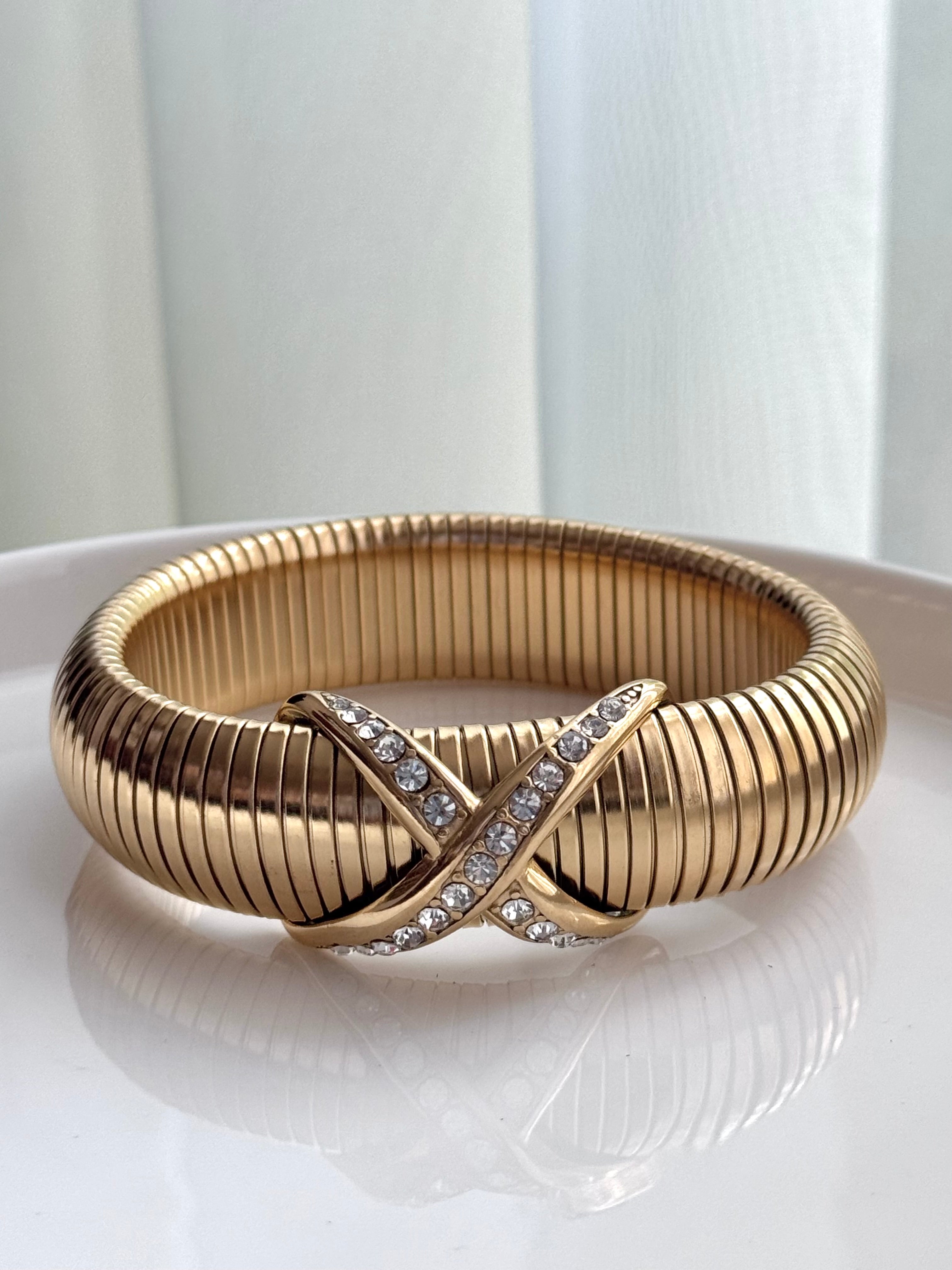 PULSERA GRUESA CRUZ DORADA