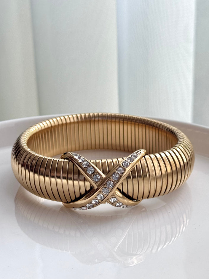 PULSERA GRUESA CRUZ DORADA