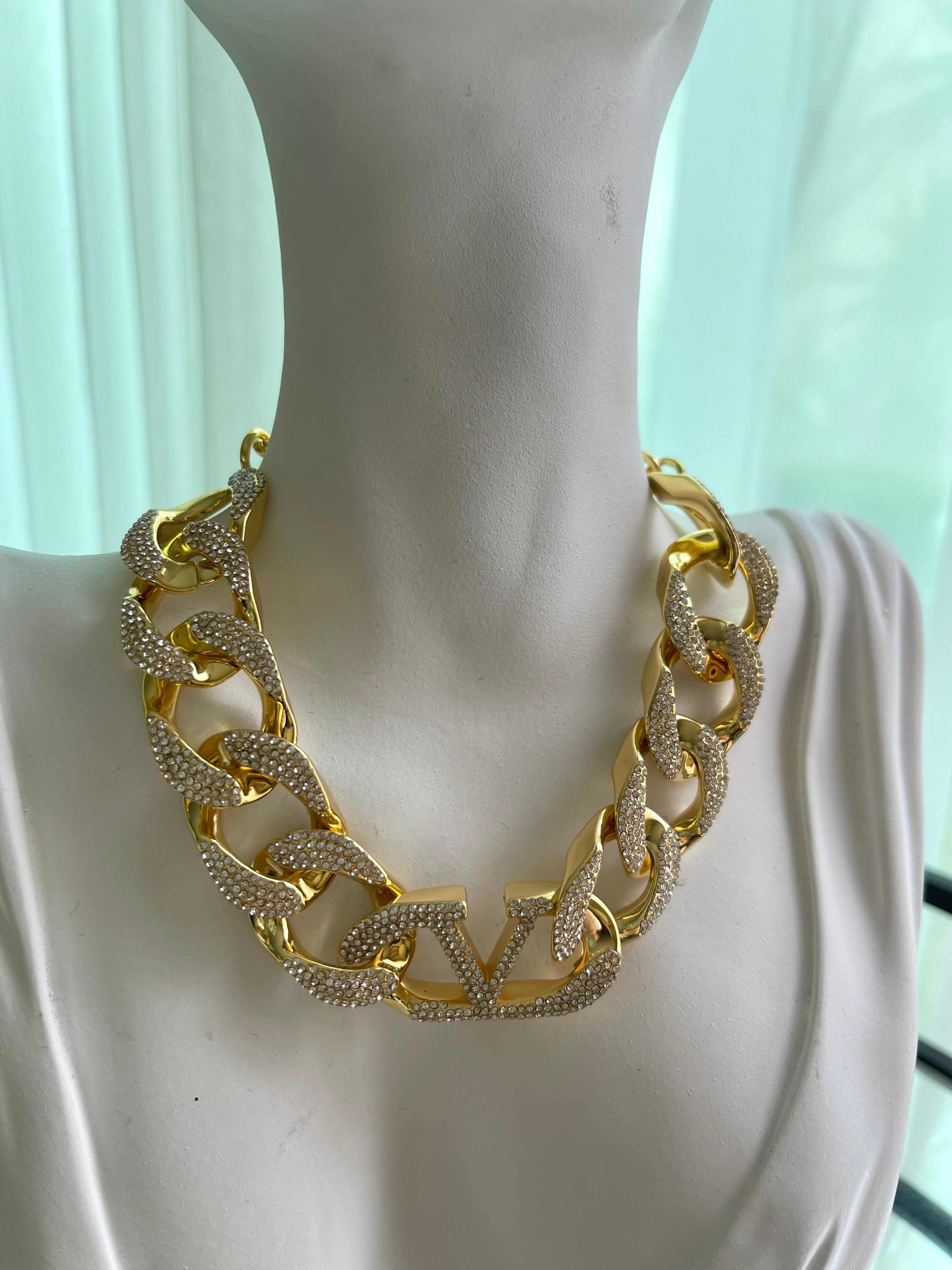 CHOKER V CON ZIRCONIAS