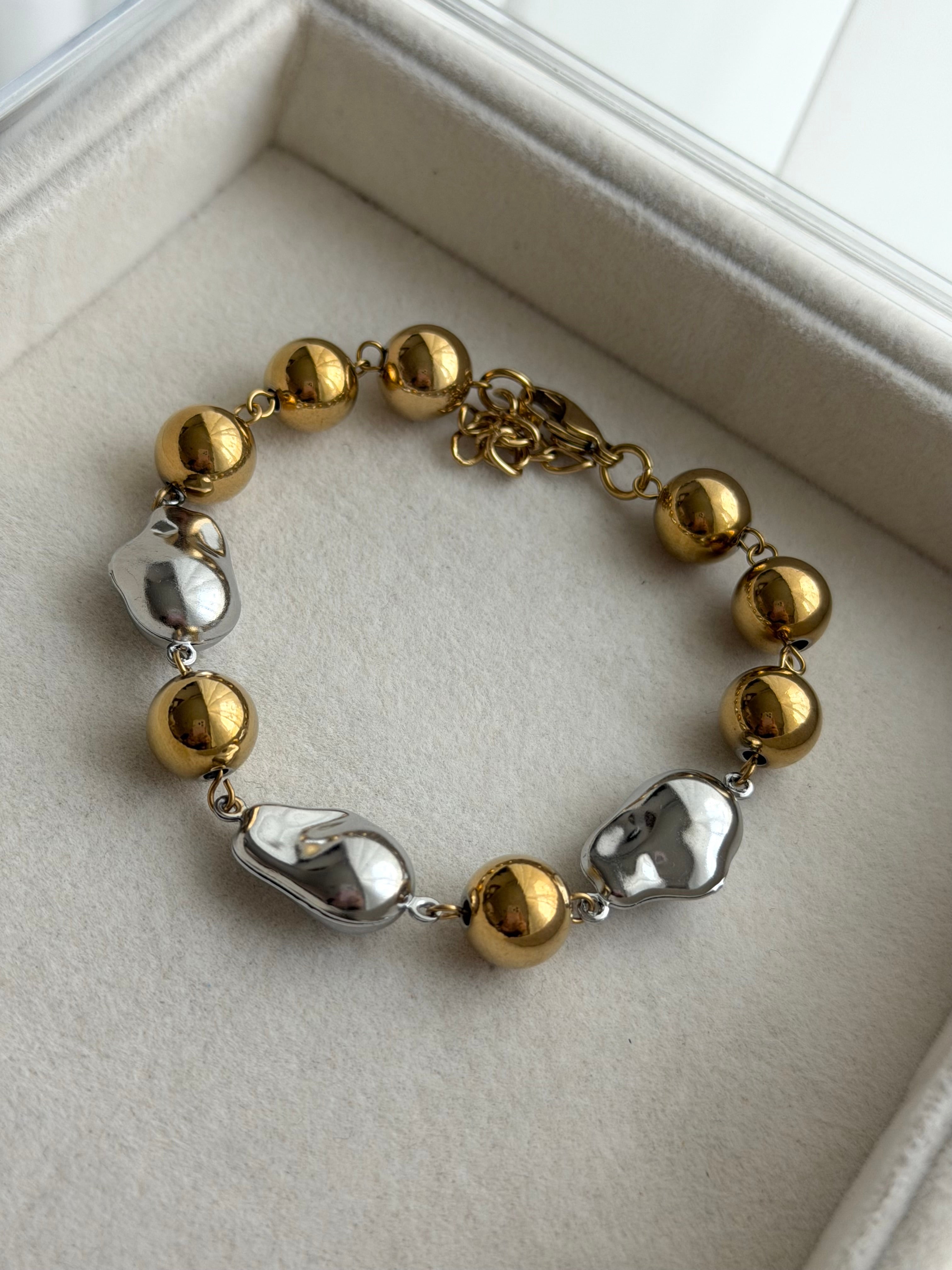 PULSERA BOLITAS Y FRIJOLITOS