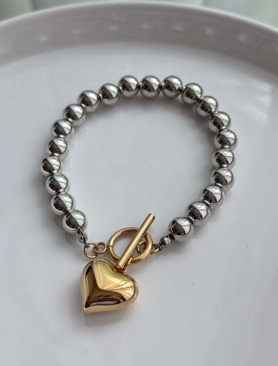 PULSERA BOLITAS Y CORAZON