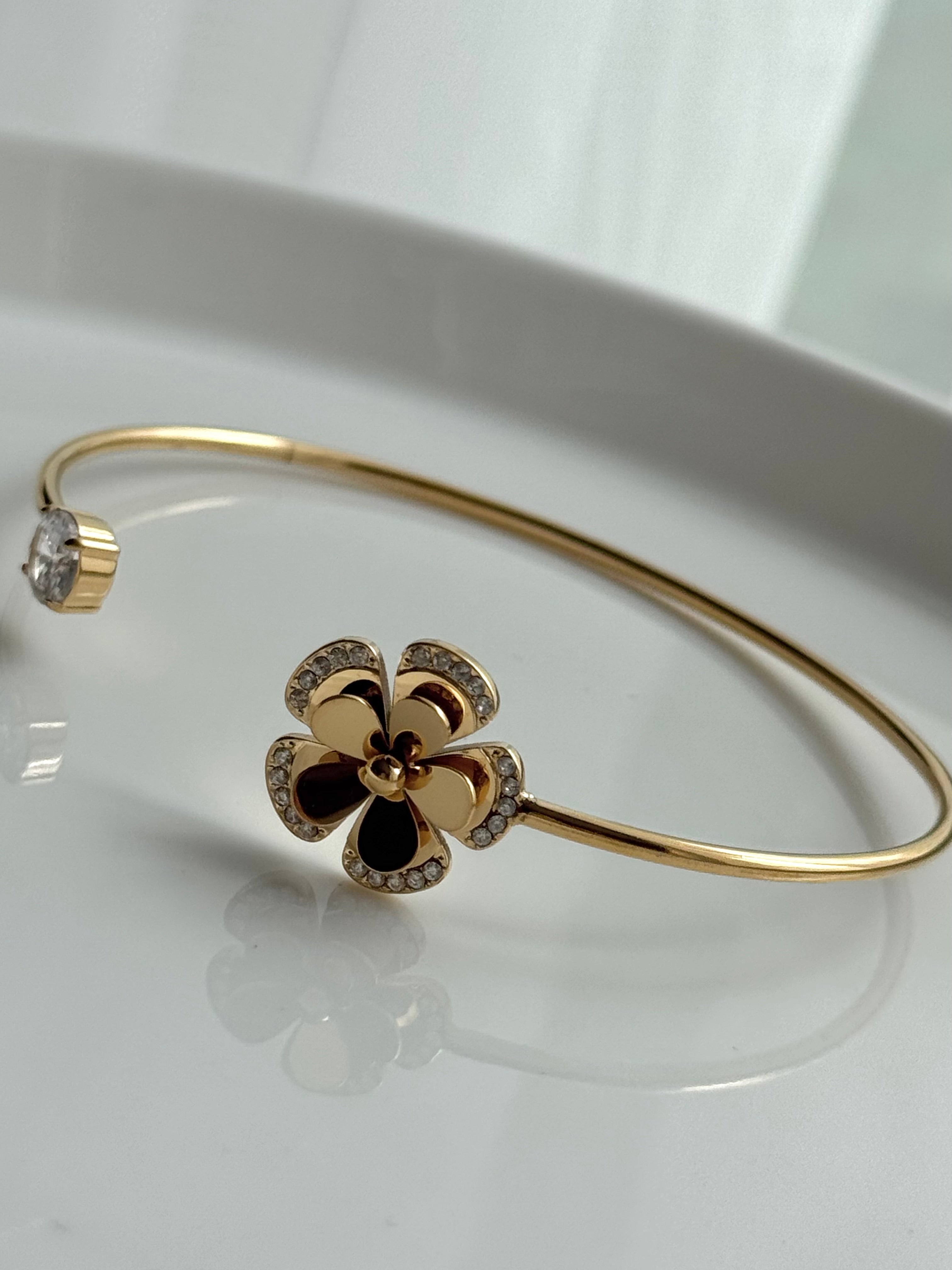 BRAZALETE ABIERTO CON FLOR