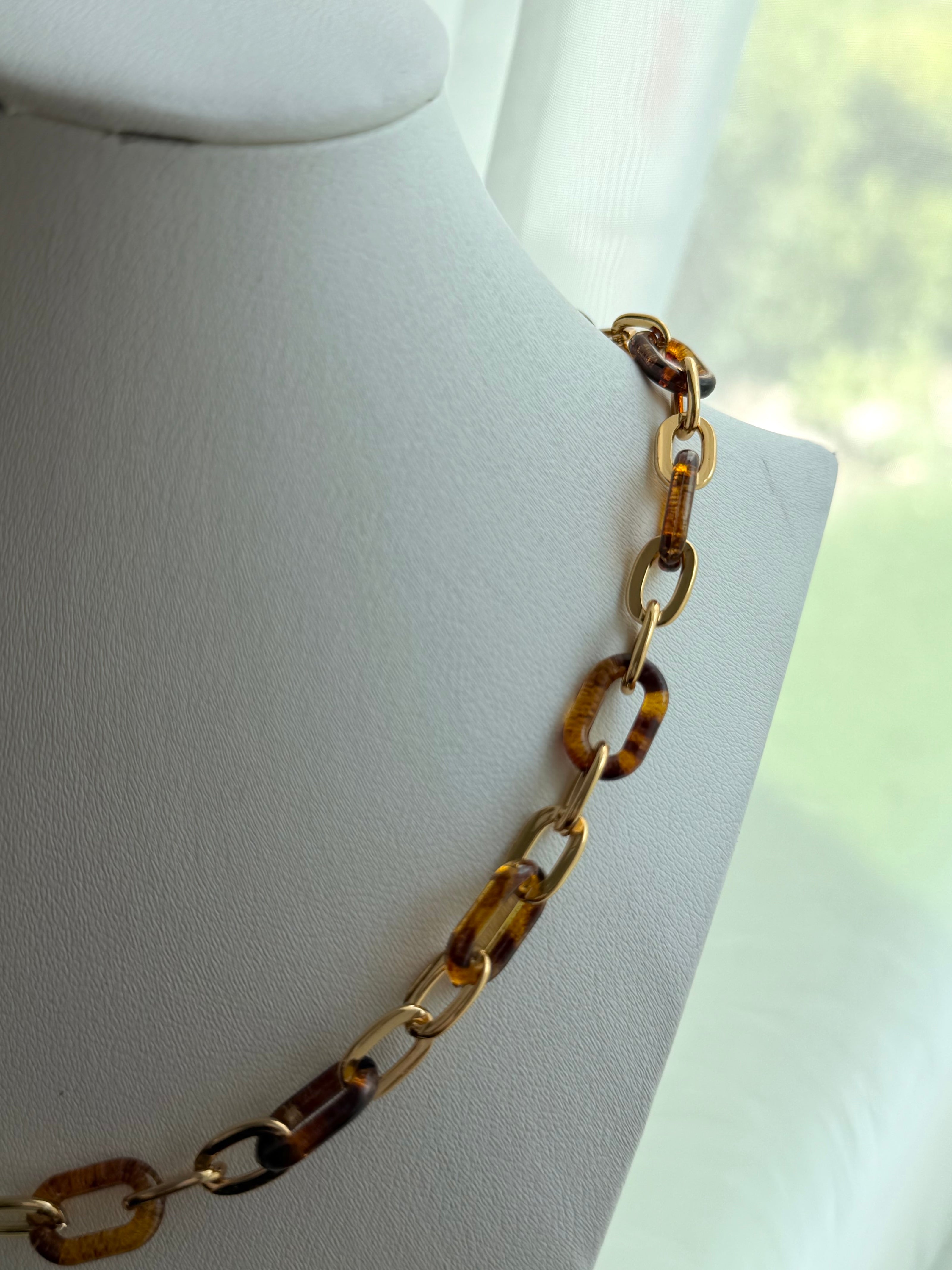 COLLAR ESLABÓN CAREY