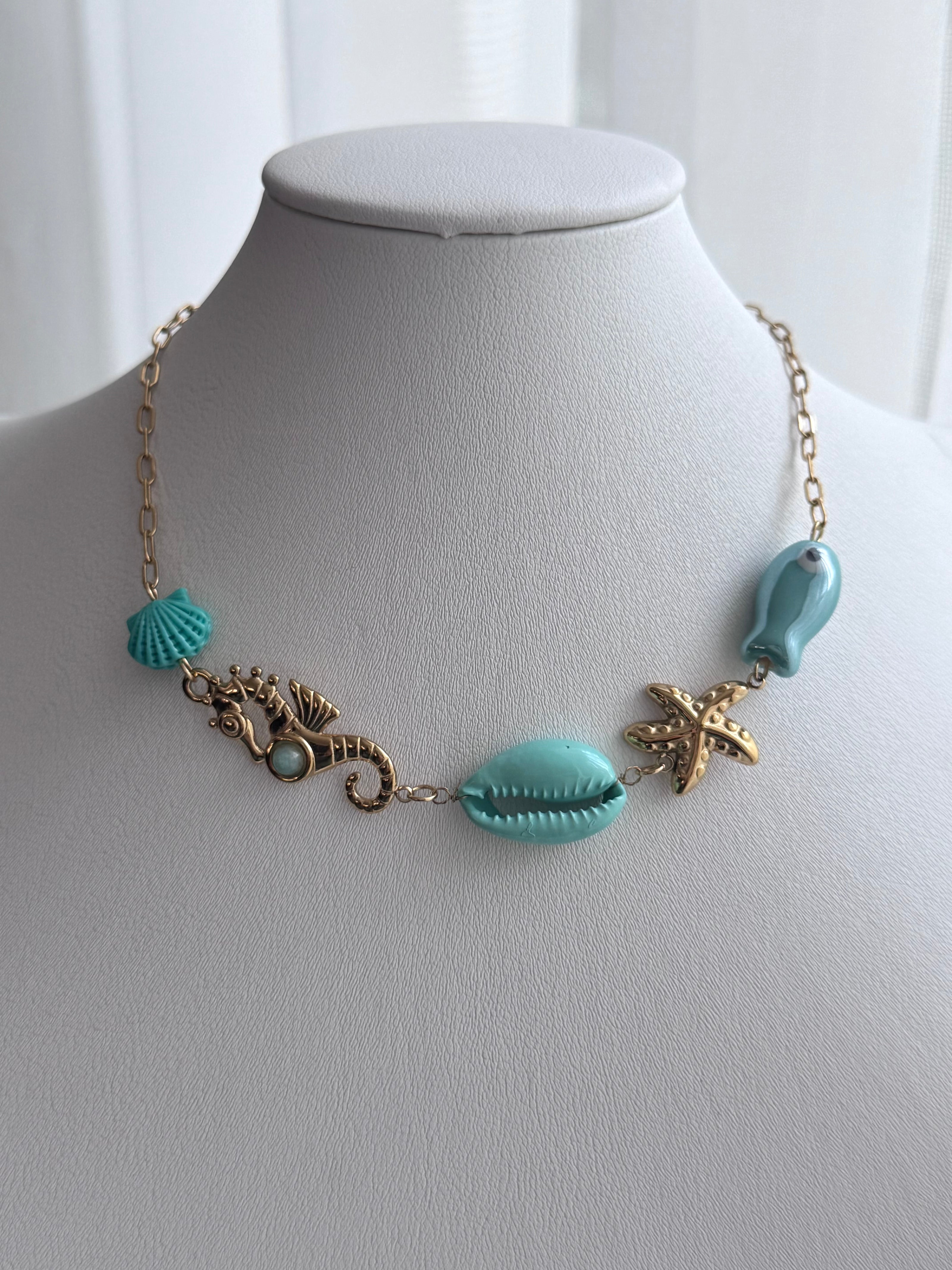 COLLAR CONCHA AZUL