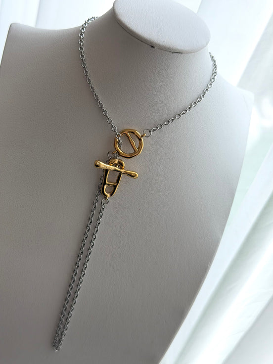 COLLAR CORBATERO