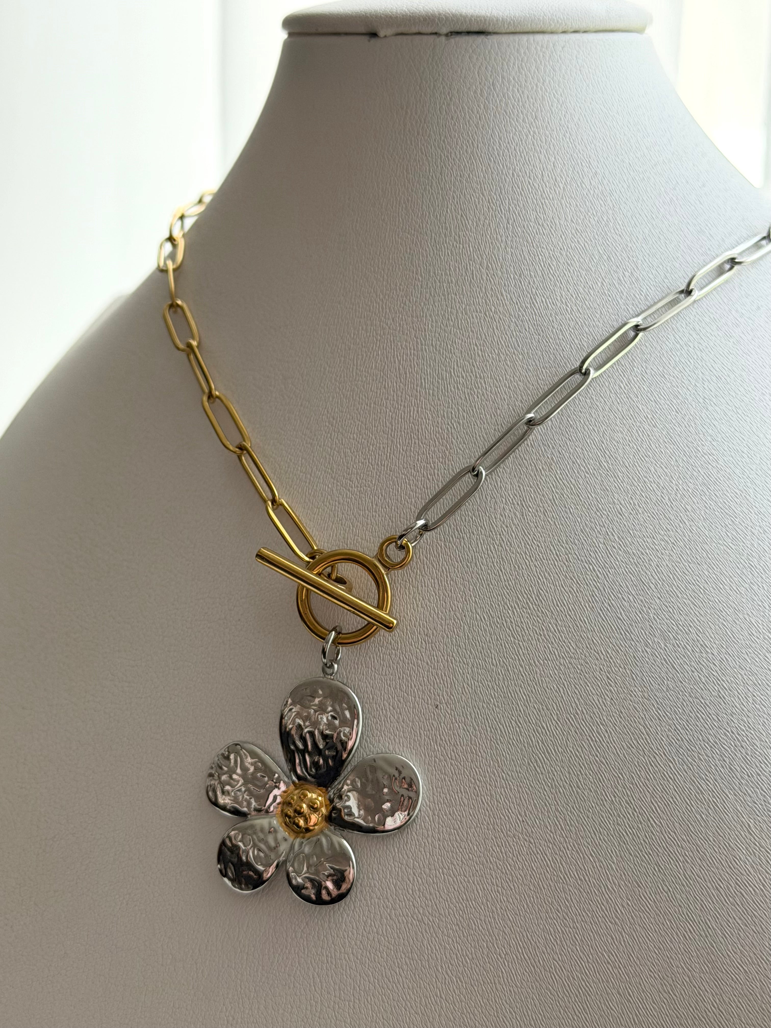 COLLAR DIJE FLOR
