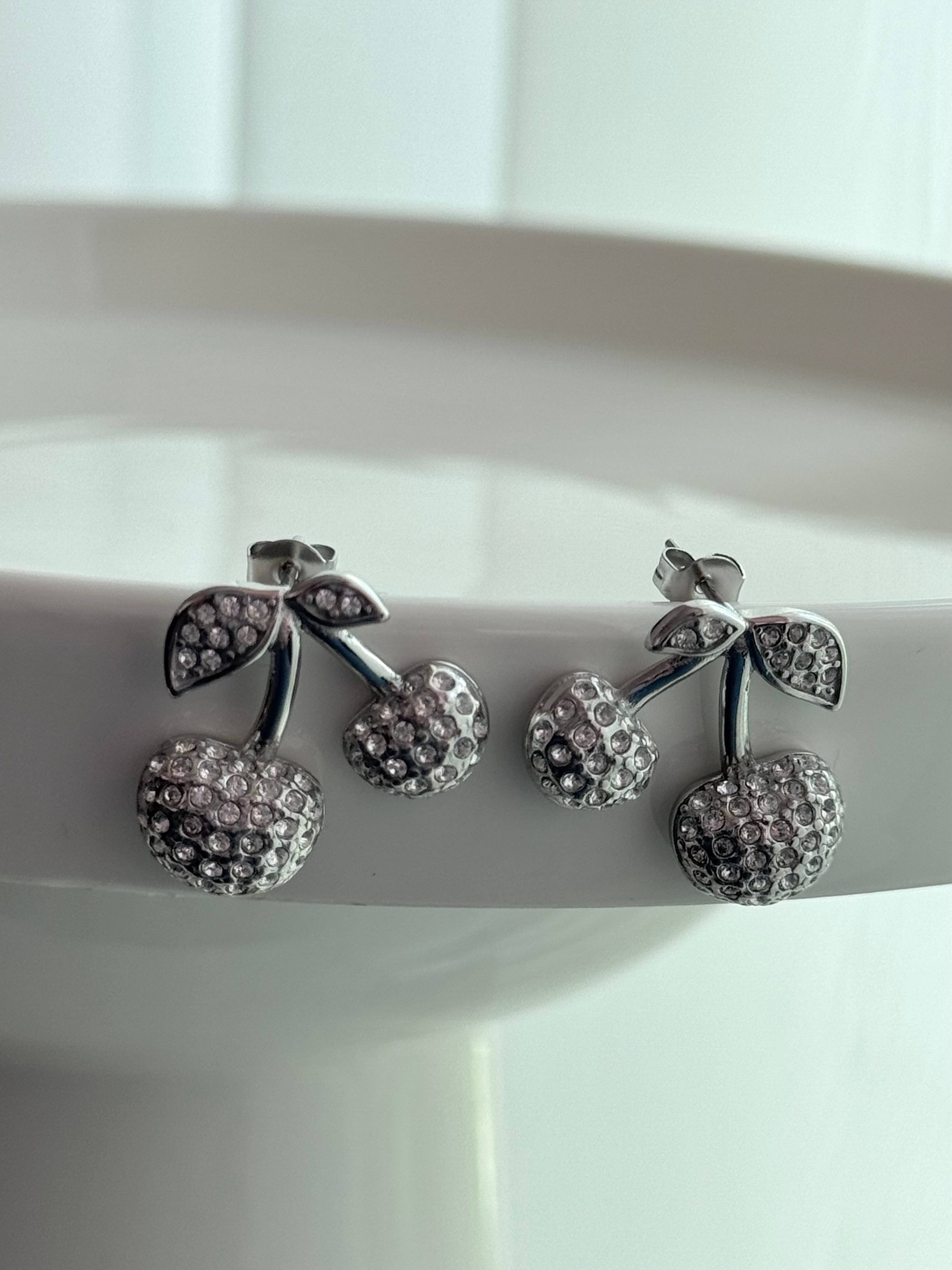 ARETE CEREZA PLATEADO