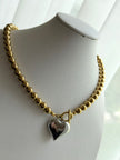 COLLAR BOLITAS Y DIJE CORAZON