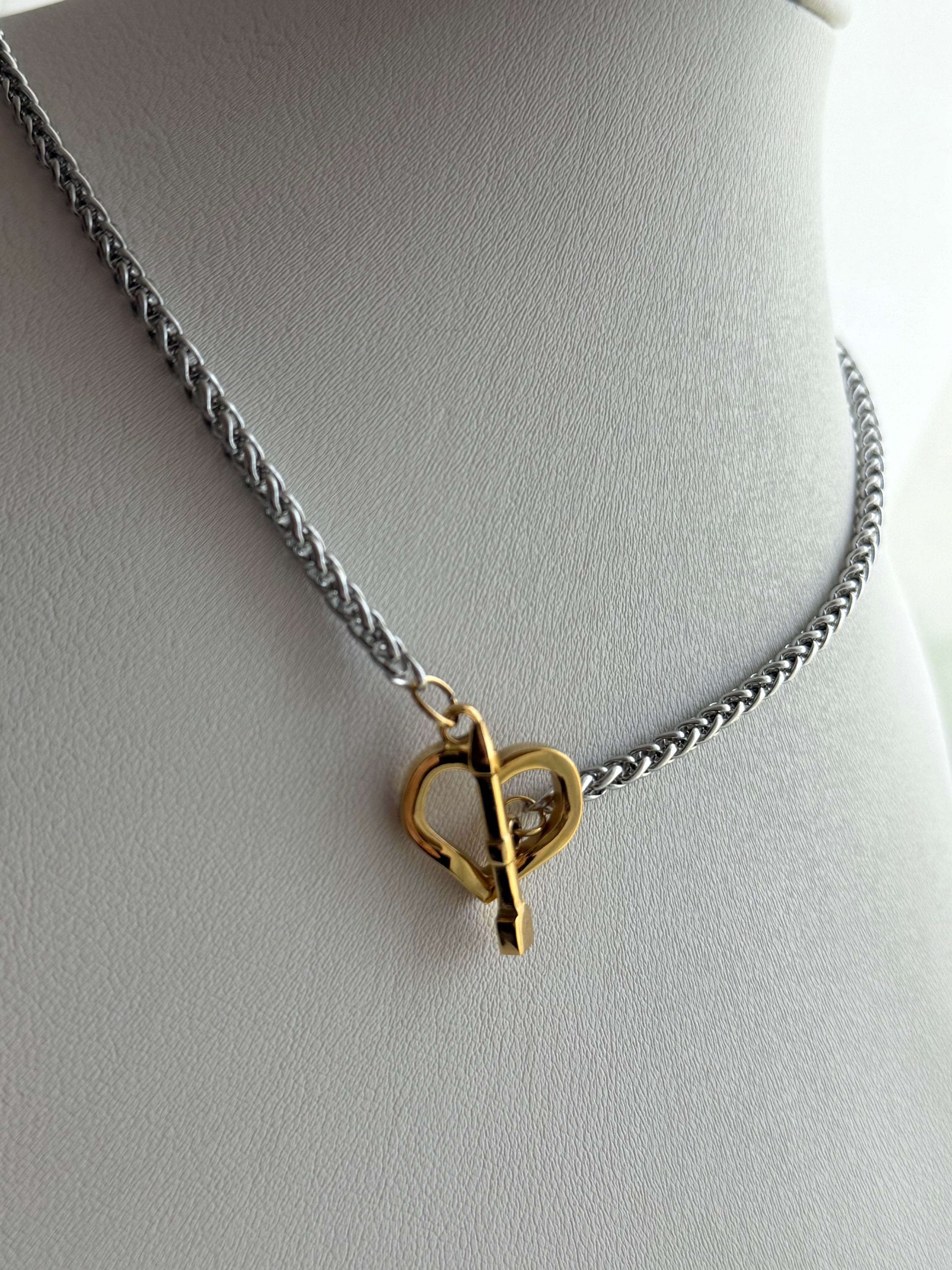 COLLAR BROCHE CORAZON
