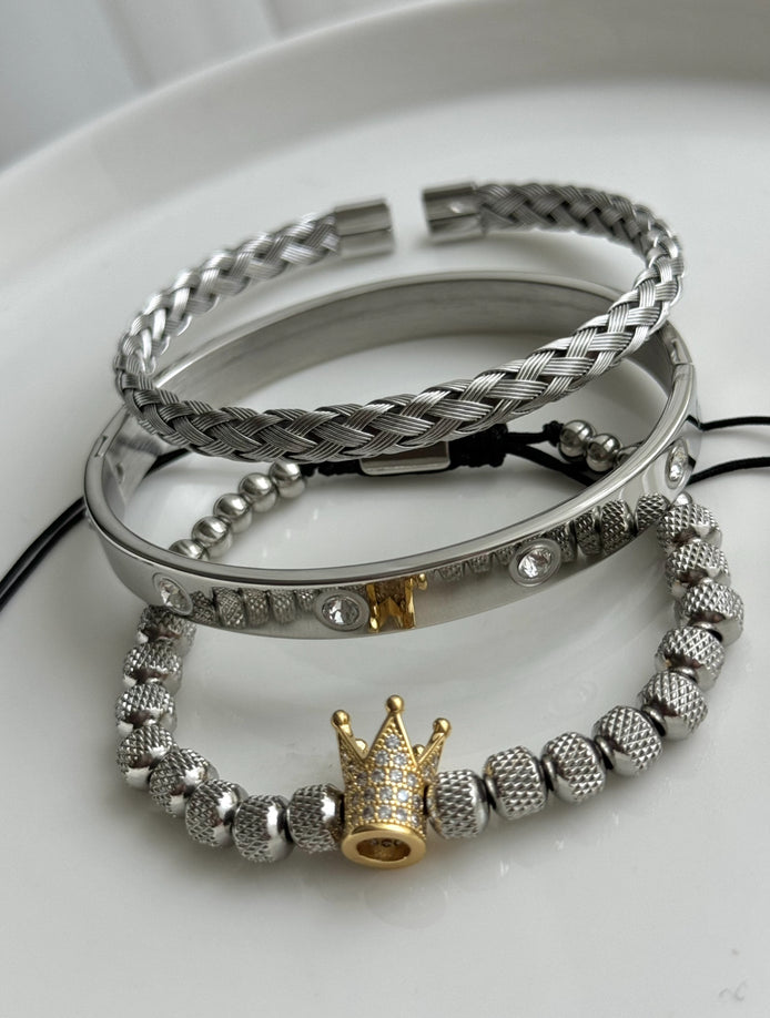 TRÍO DE PULSERAS CORONA DORADA