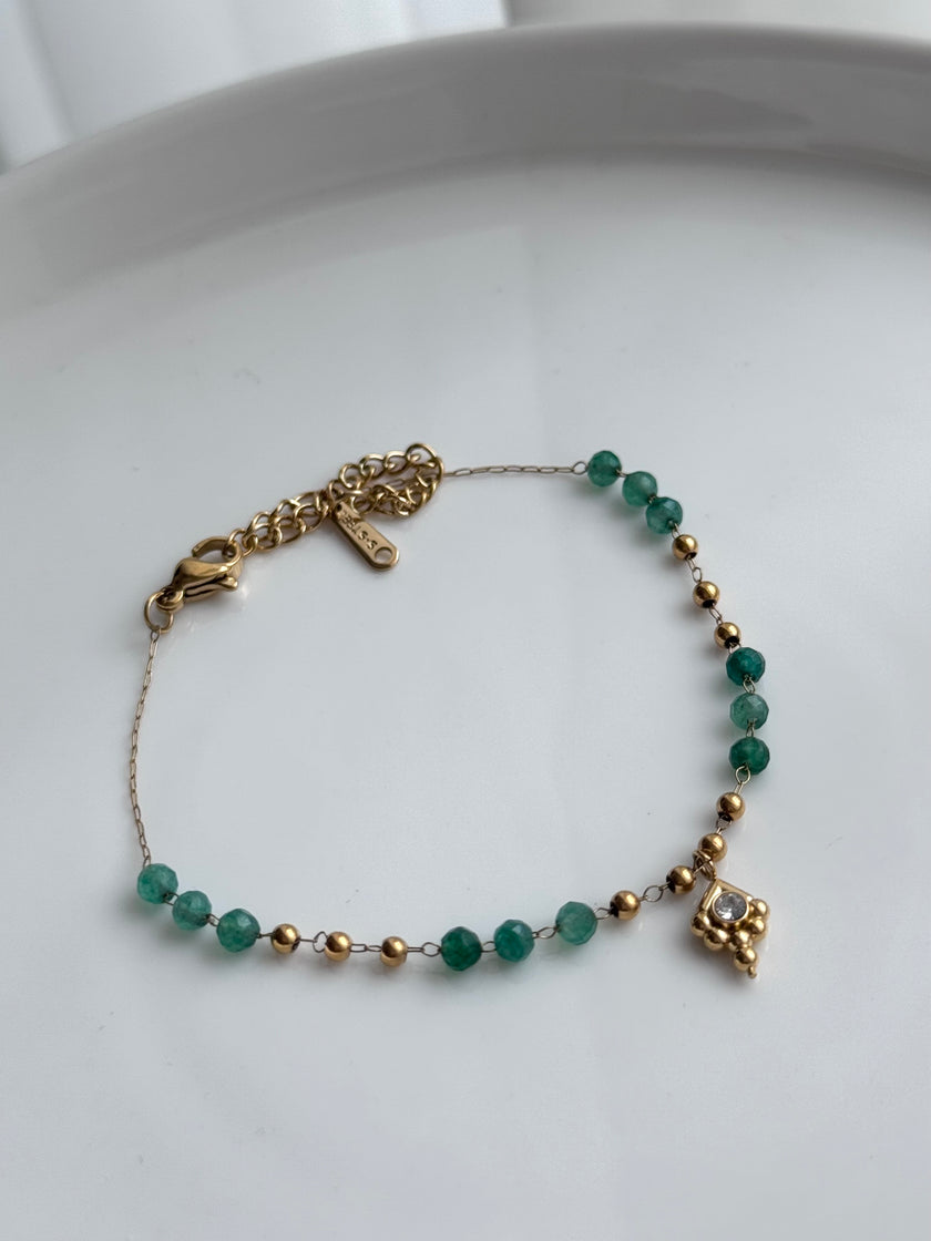 PULSERA DELGADA CON PIEDRAS