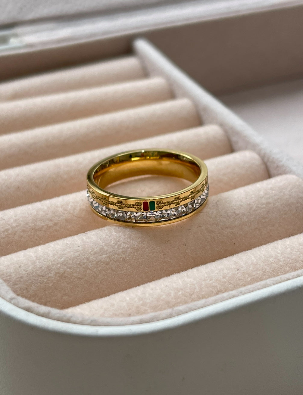 ANILLO CIN ZIRCONIAS