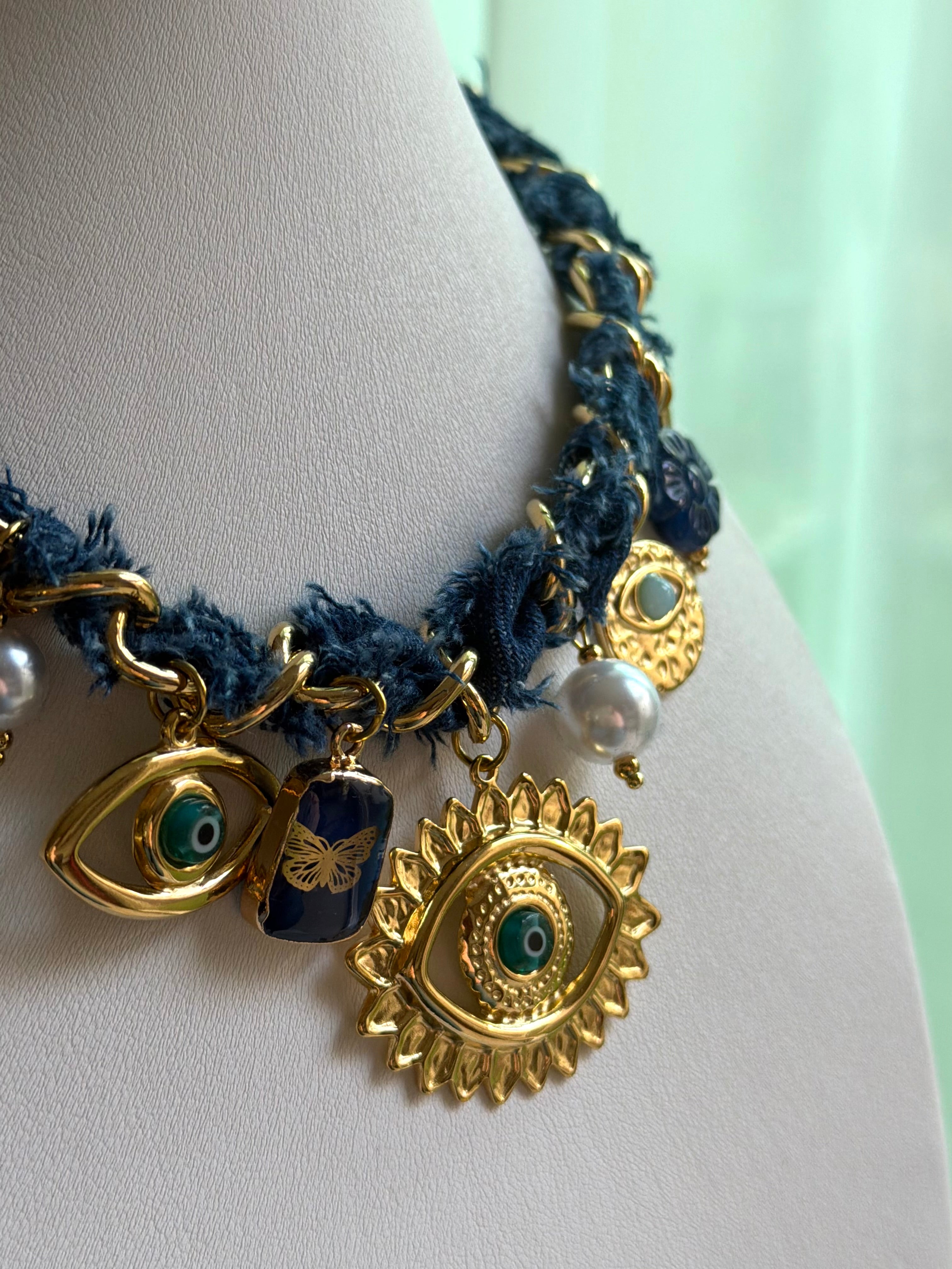 COLLAR TELA CON DIJES