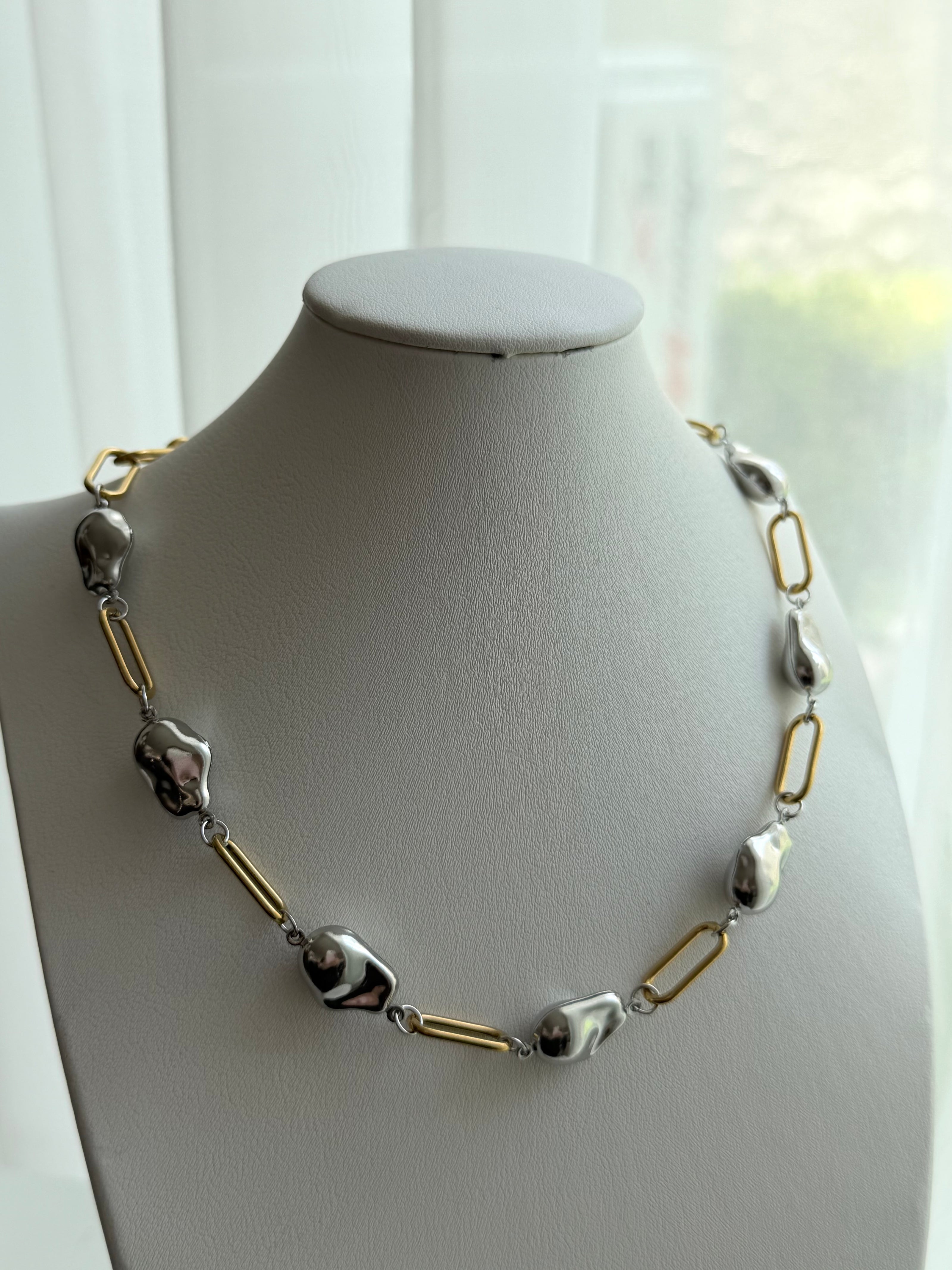 COLLAR FRIJOLITOS