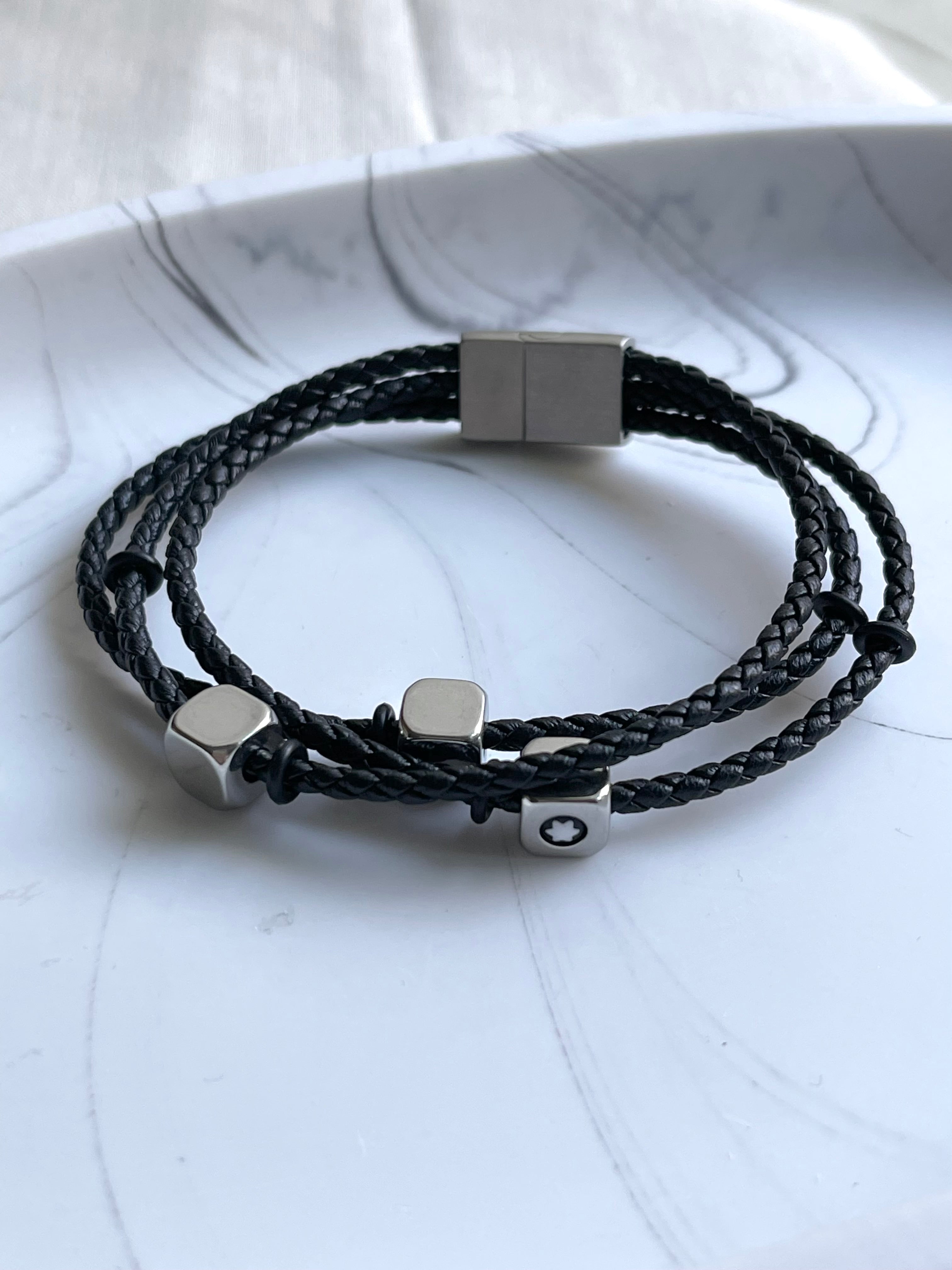 PULSERA TRENZADA CUBOS PLATEADA