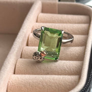 ANILLO CON CRISTAL
