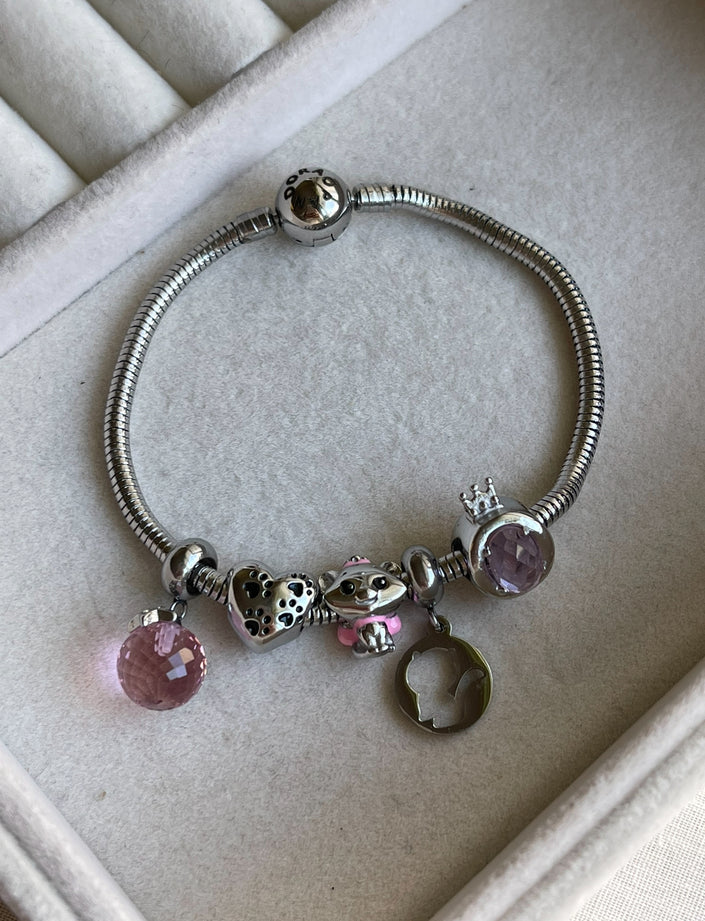 PULSERA CON CHARMS