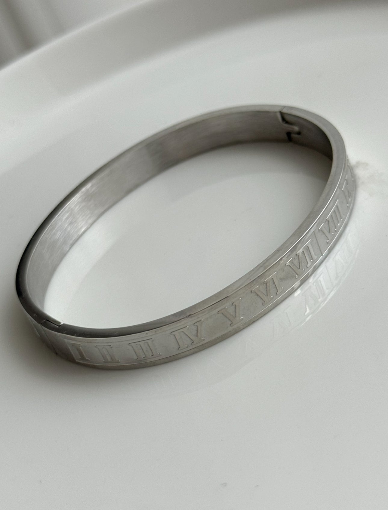 PULSERA RÍGIDA PLATEADA