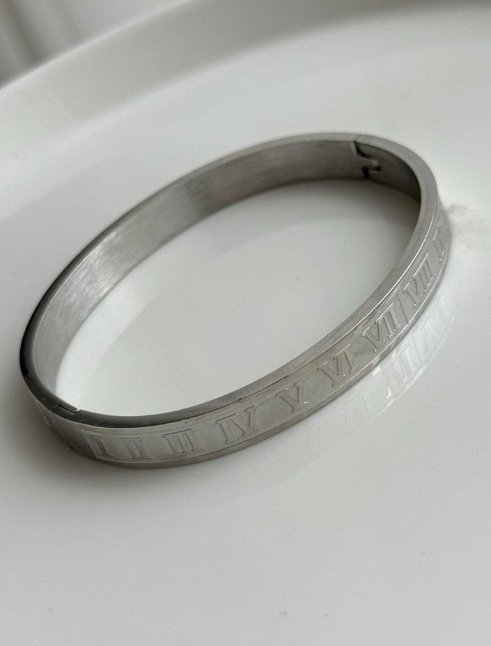 PULSERA RÍGIDA PLATEADA