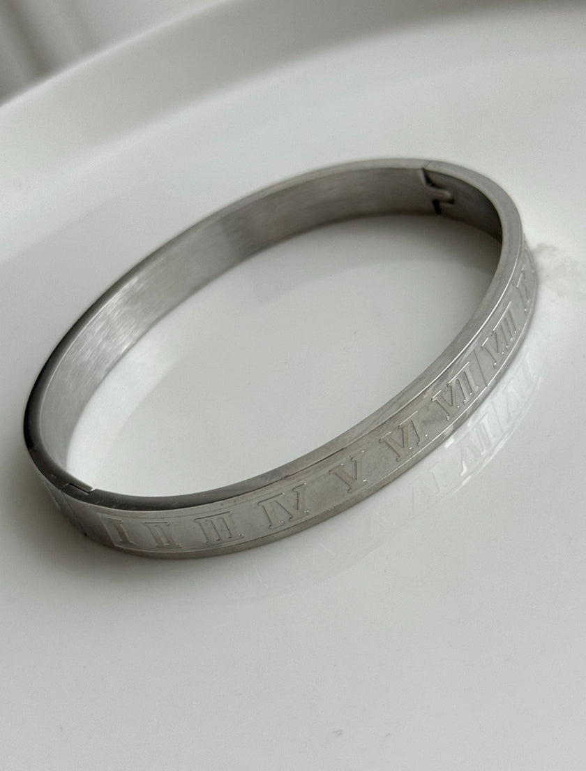 PULSERA RÍGIDA PLATEADA