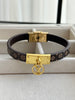 PULSERA CON DIJE LV