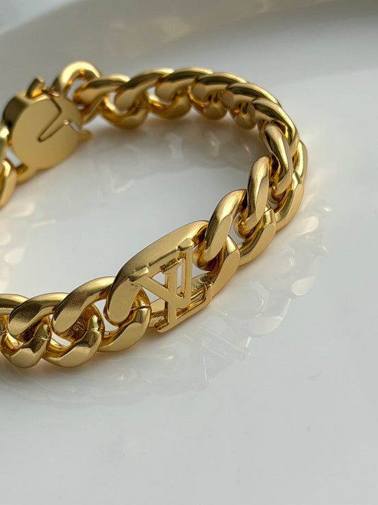 PULSERA LV