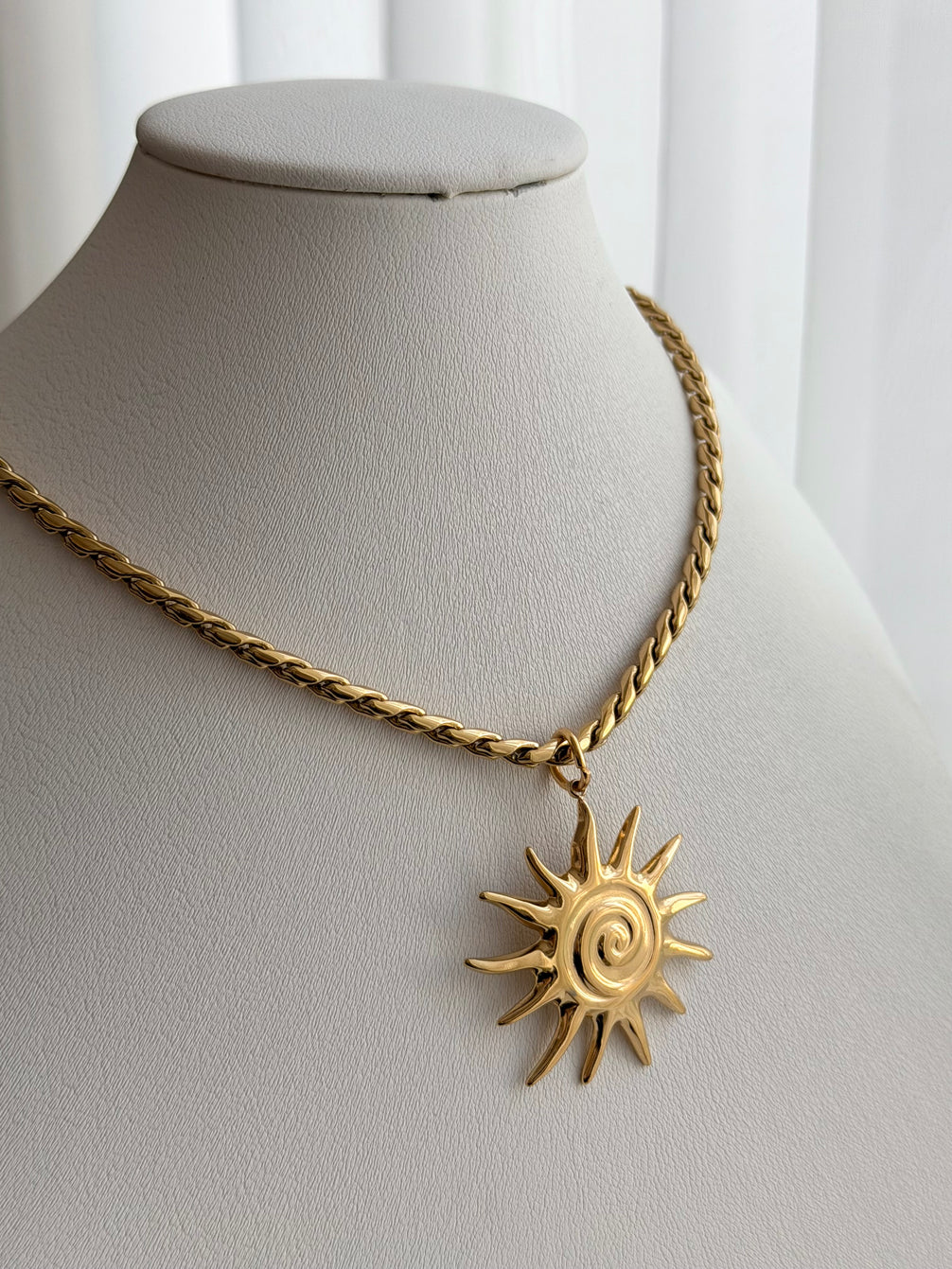 COLLAR SOL