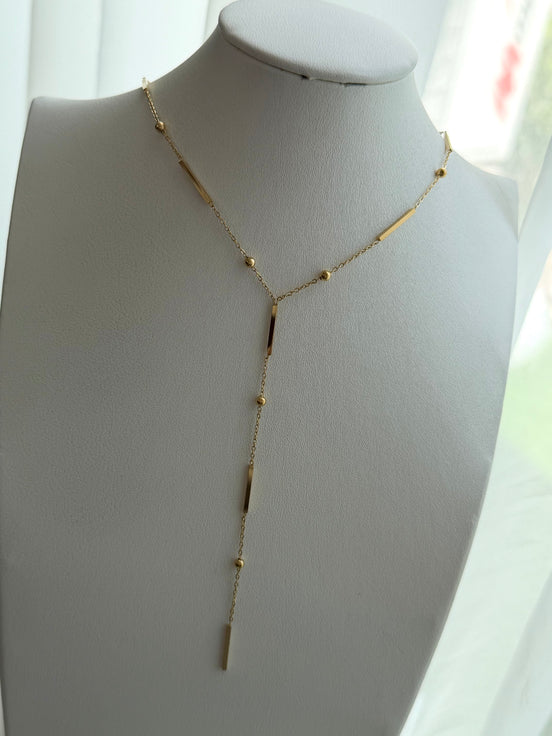 COLLAR CORBATERO DELGADO