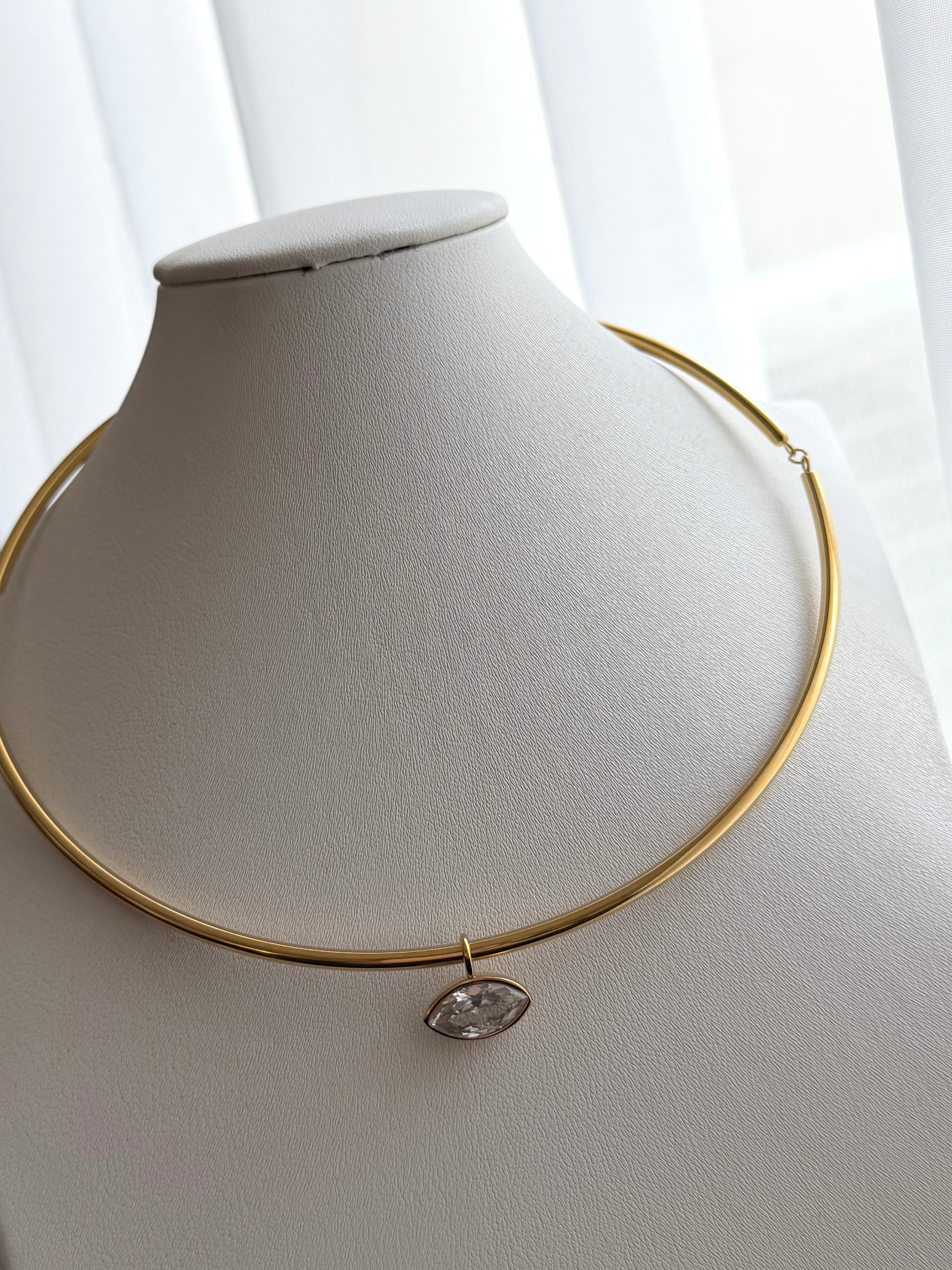 COLLAR ARO DIJE OJO