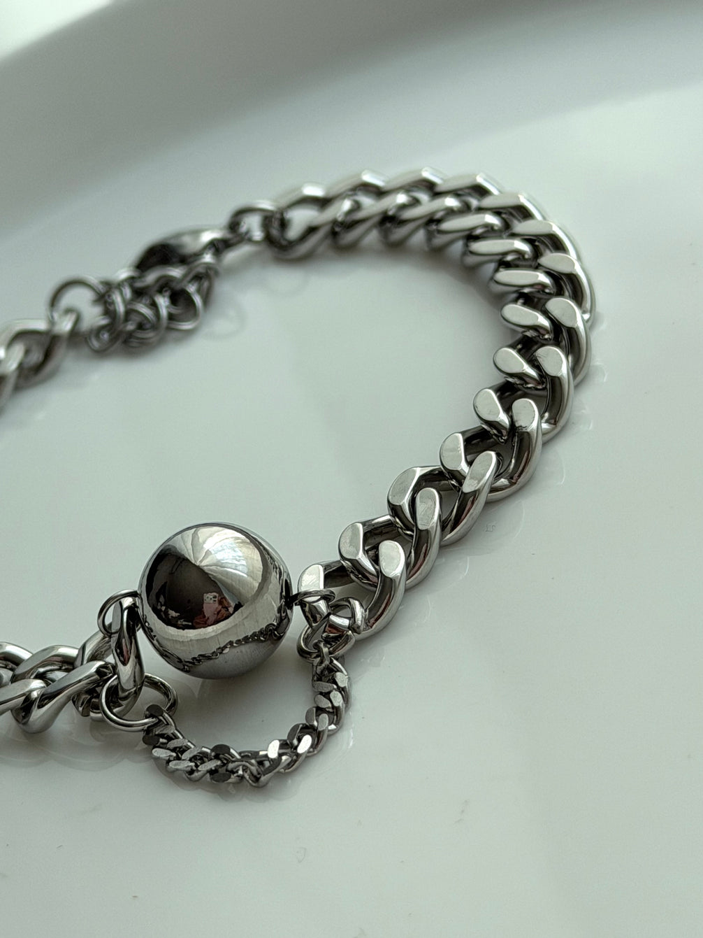 PULSERA CADENA Y BOLITA
