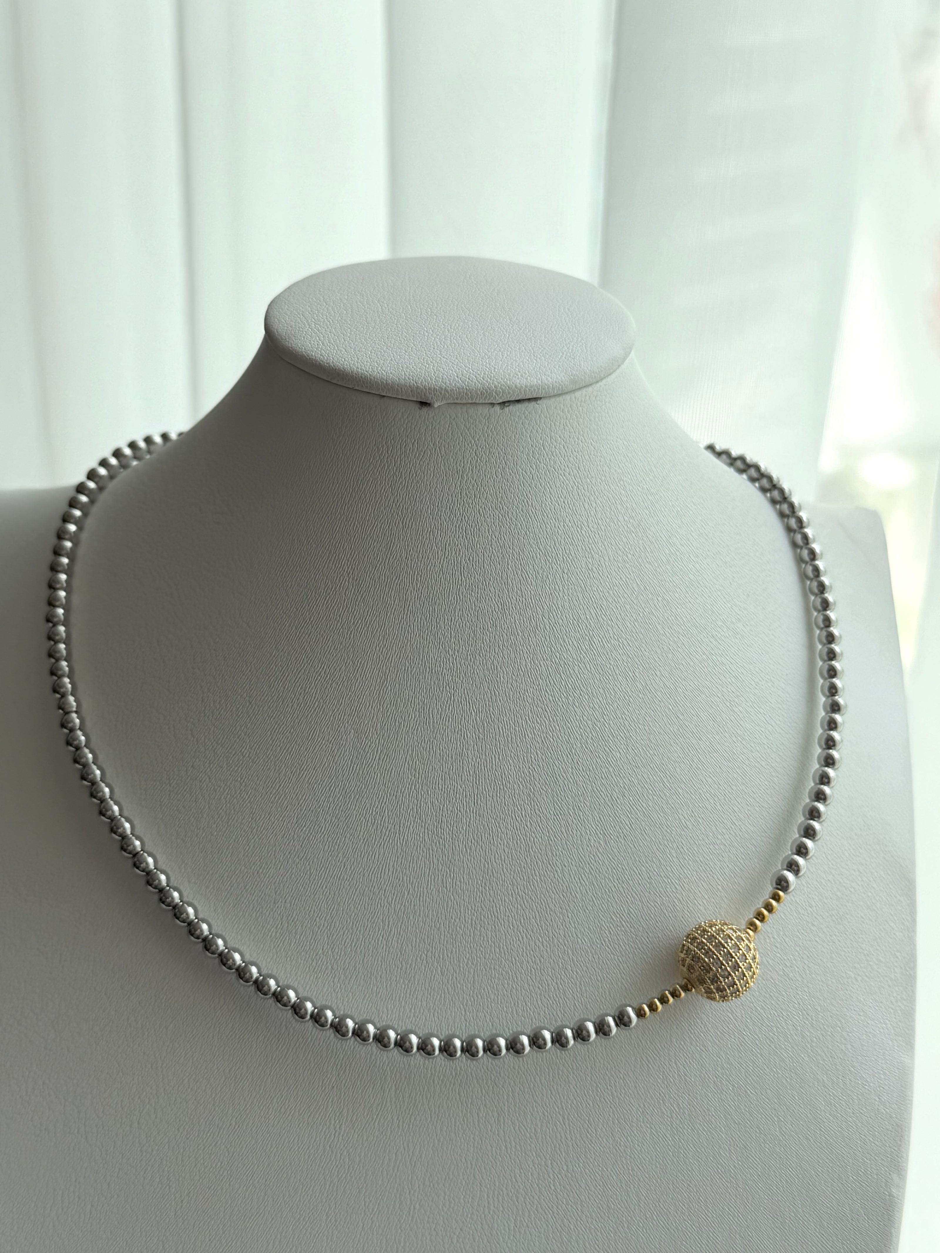 COLLAR BOLITA
