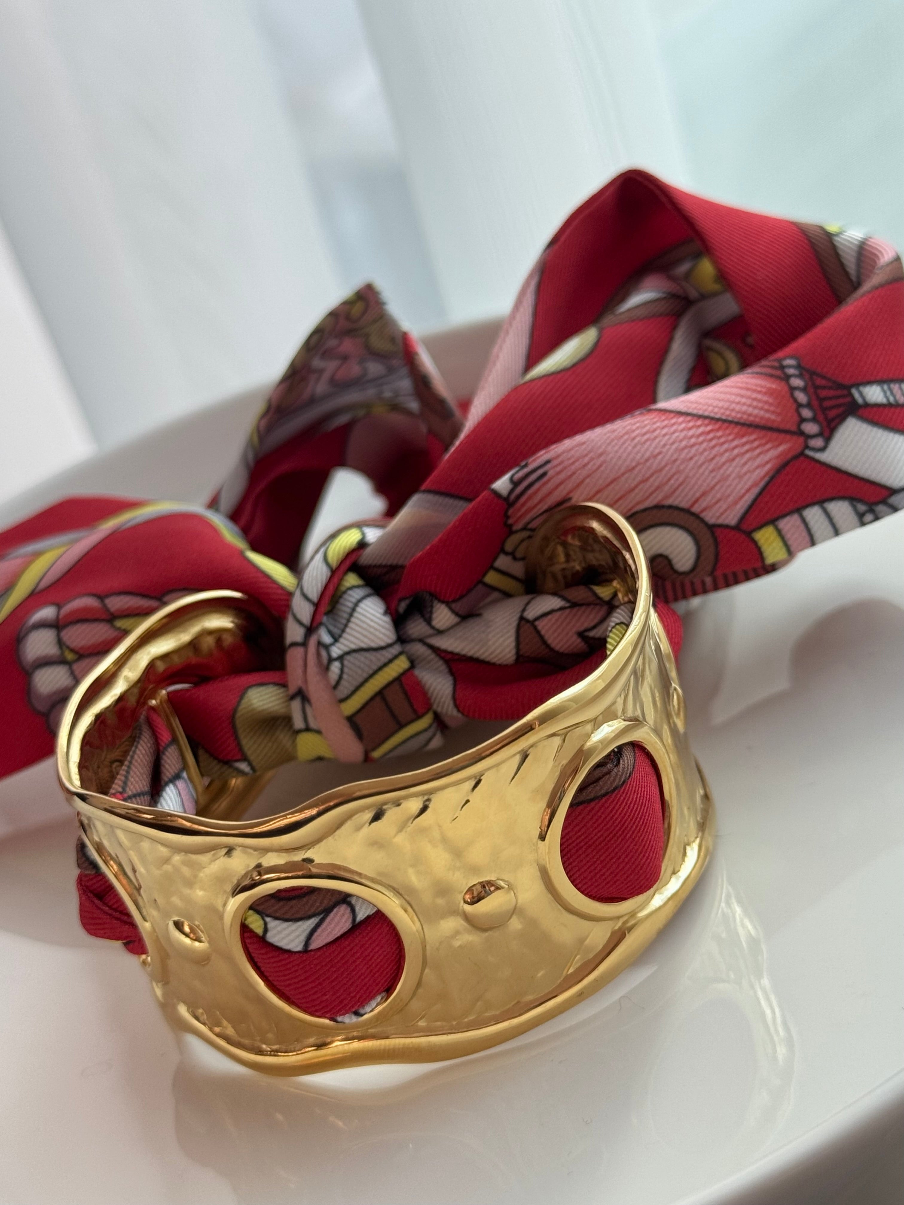 BRAZALETE CON MASCADA