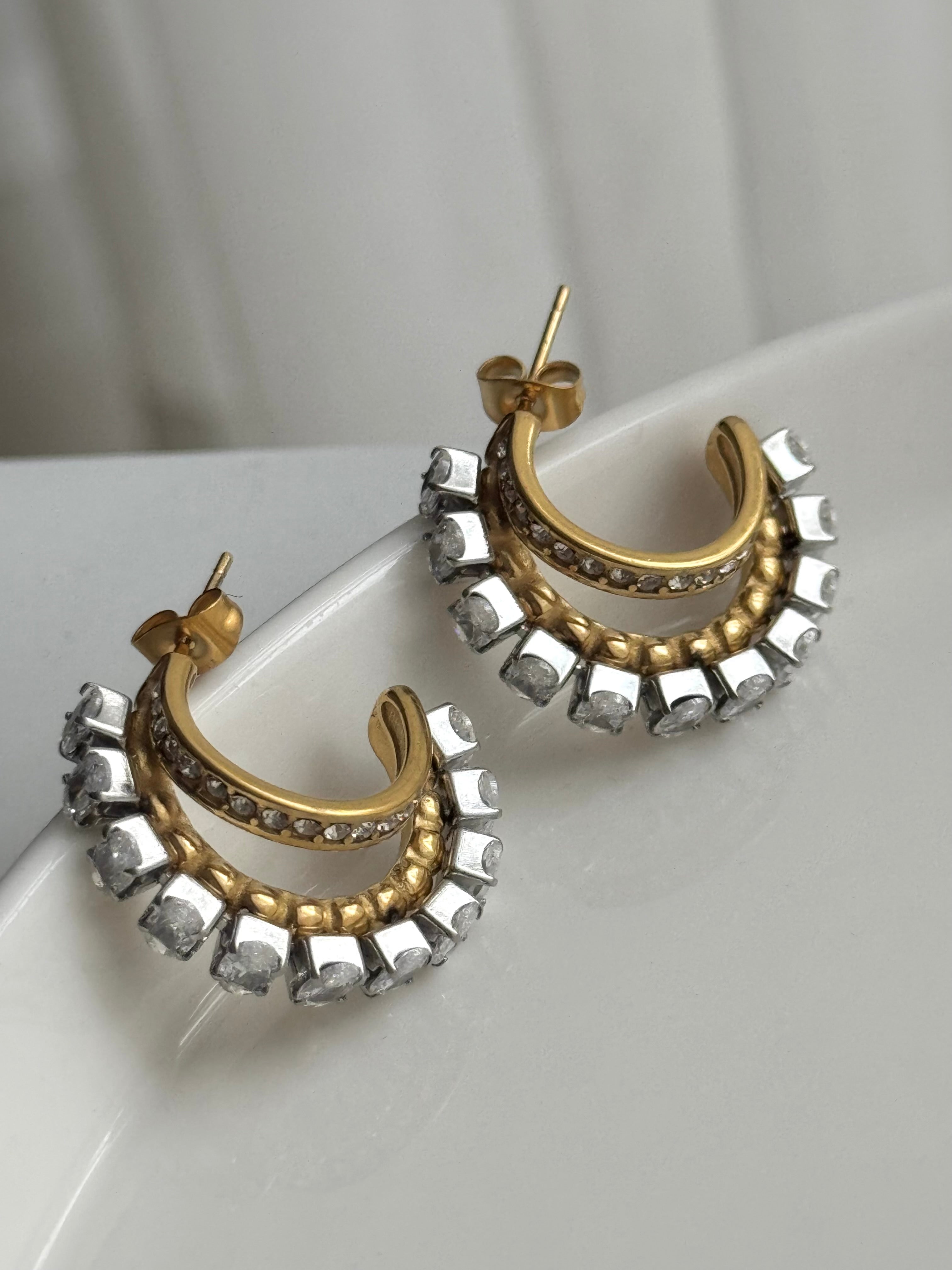 ARETE DOBLE CON CRISTAL BLANCO