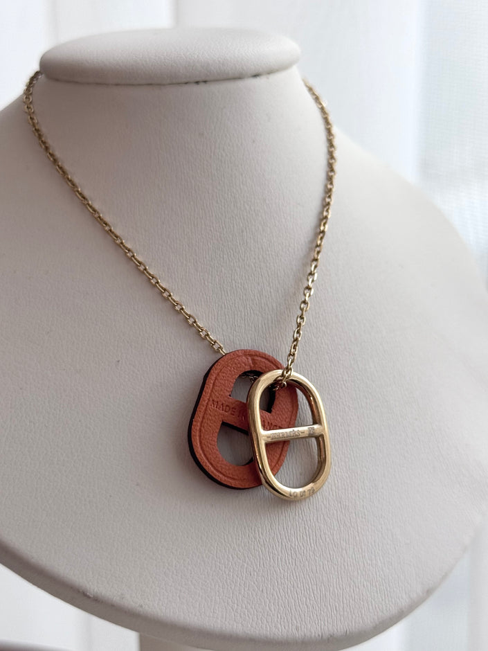 COLLAR H NARANJA