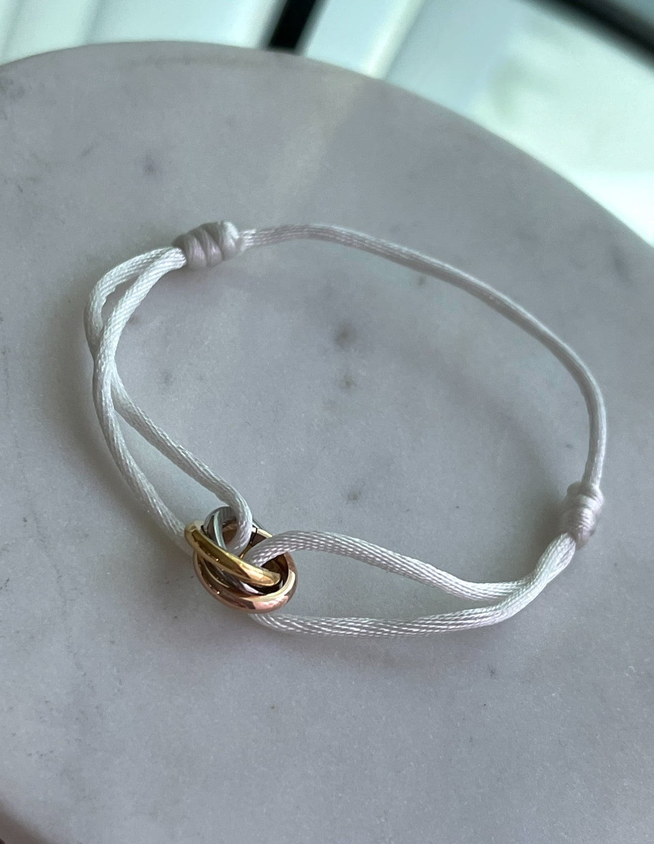 PULSERA HILO CARTIER