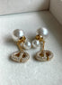 ARETE COLGANTE CON PERLA