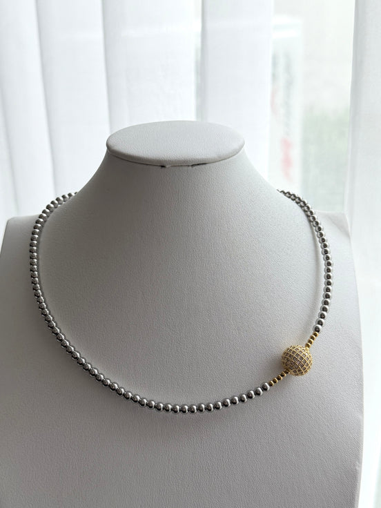 COLLAR BOLITA