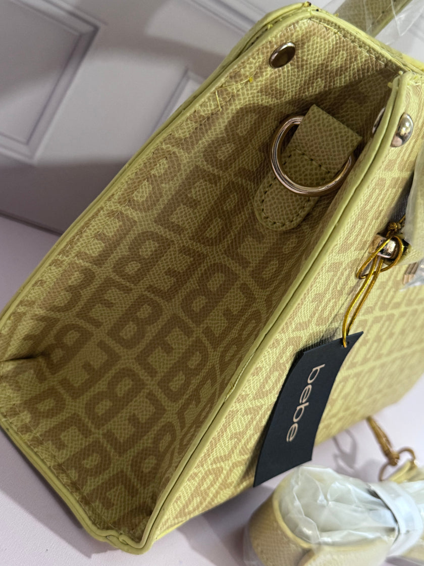 BOLSA BEBE CLUTCH AMARILLA