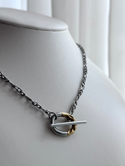 COLLAR BROCHE T