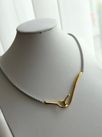 COLLAR CORBATERO