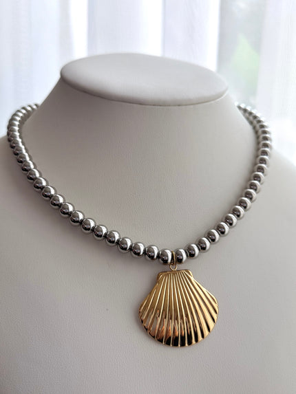 COLLAR BOLITAS DIJE CONCHA