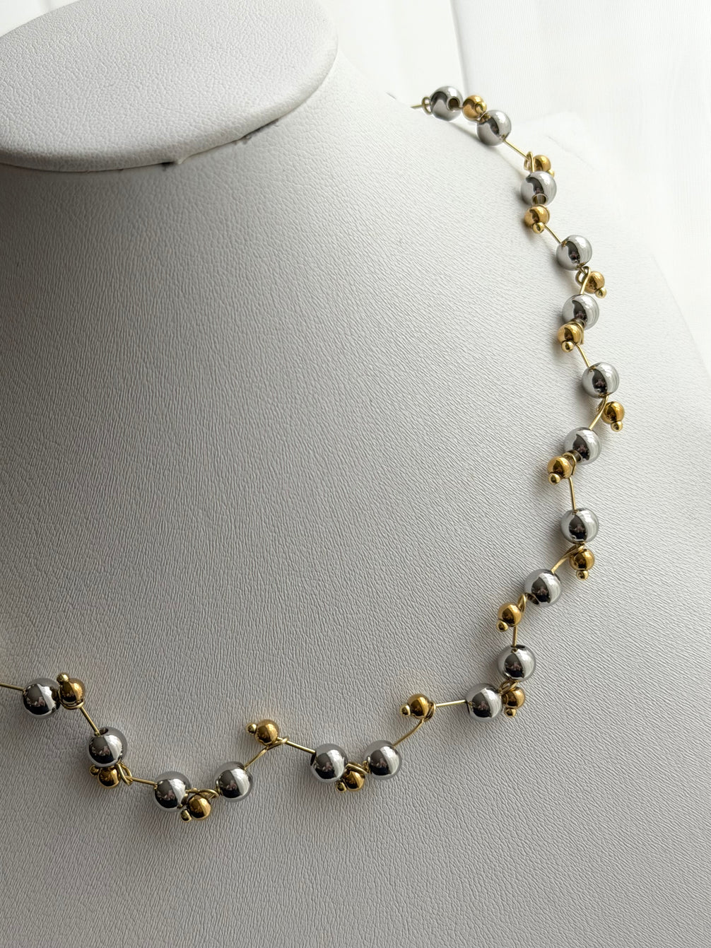 COLLAR BOLITAS